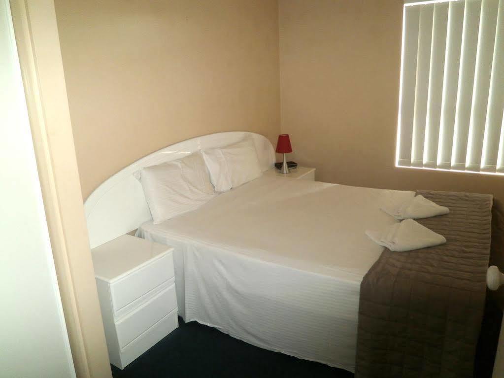 Budds Beach Apartments Surfers Paradise Εξωτερικό φωτογραφία